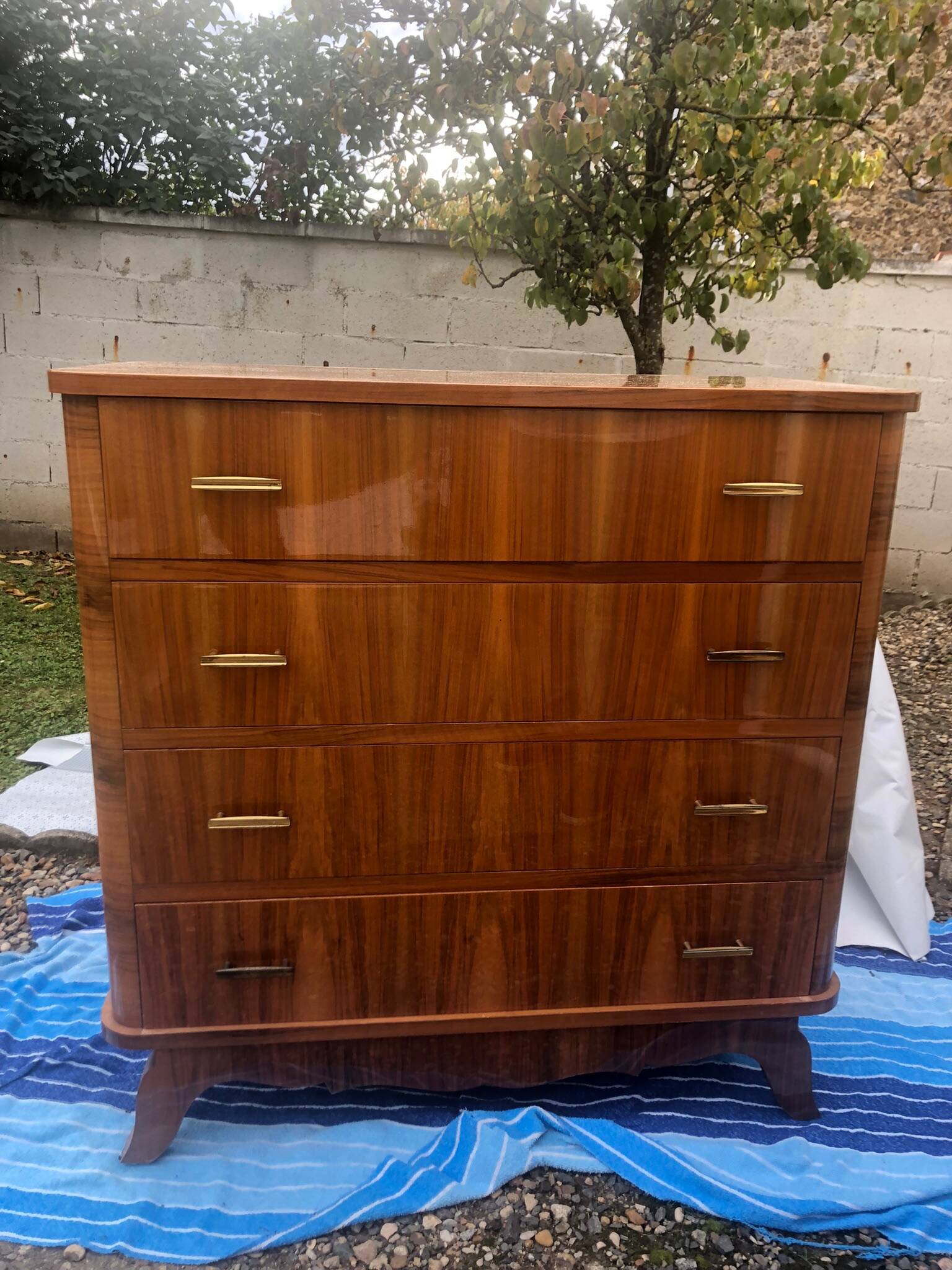 Art Deco chest of drawers