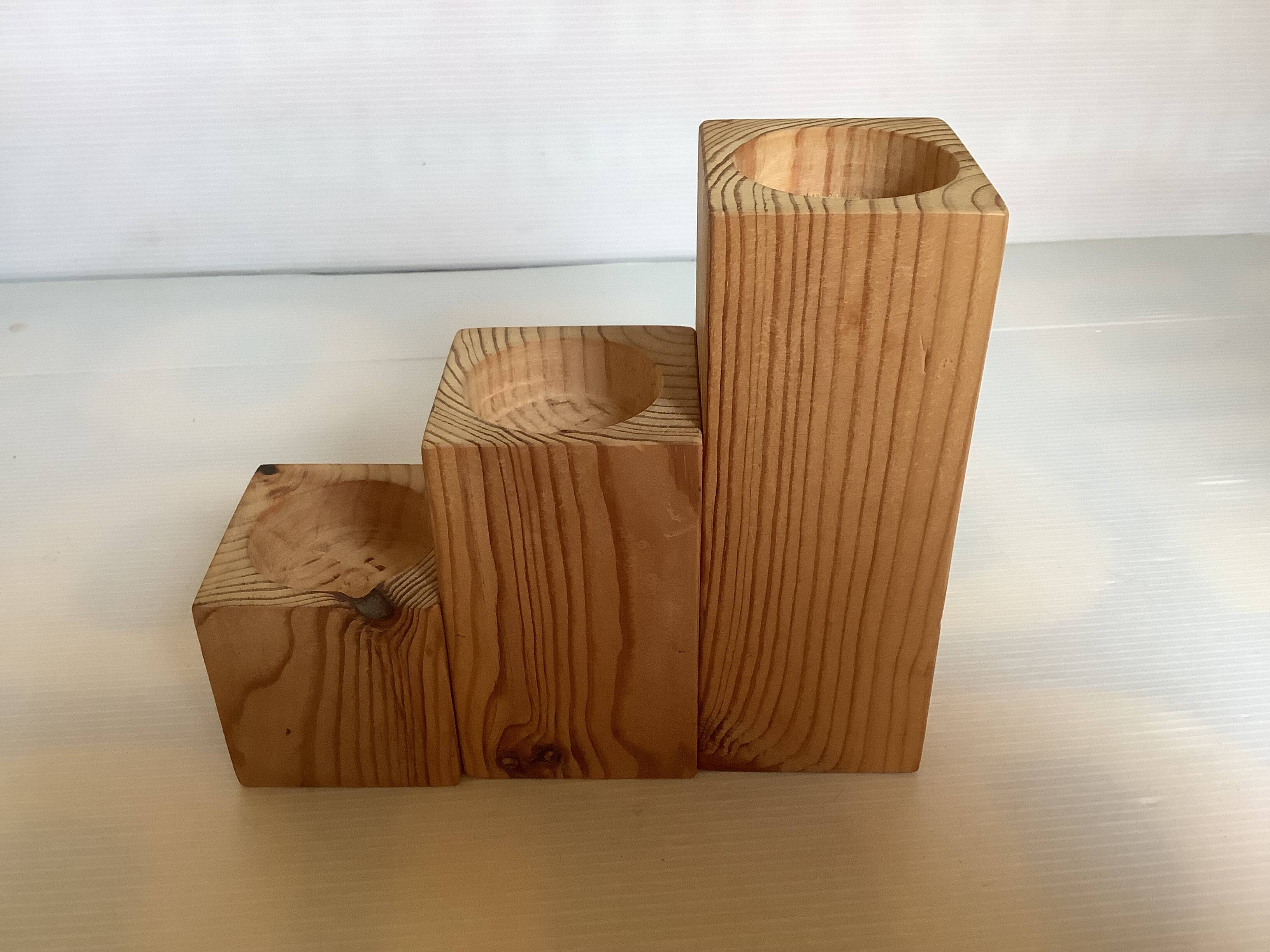 Trio de bougeoirs en bois