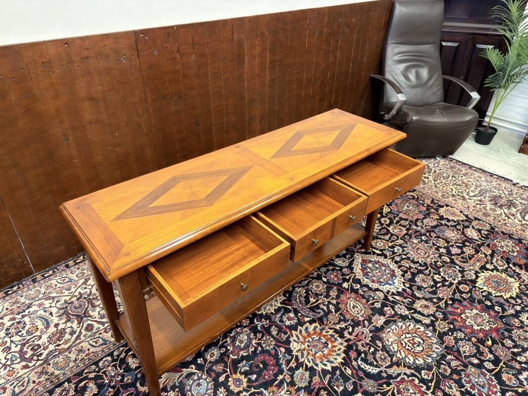 Classic English Sidetable with Marqueterie