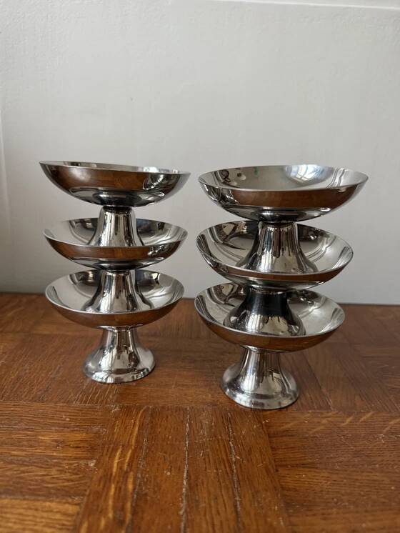 Set of 6 stainless steel bowls