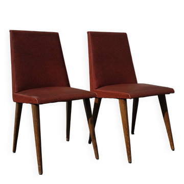 Paire de chaises de salon années 50 en chêne et moleskine grena