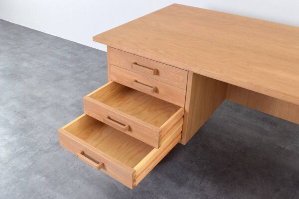 Bureau indépendant en chêne par Torben Valeur et Henning Jensen pour Dyrlund, années 1960.