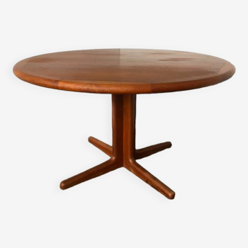 Extendable round/oval teak dining table