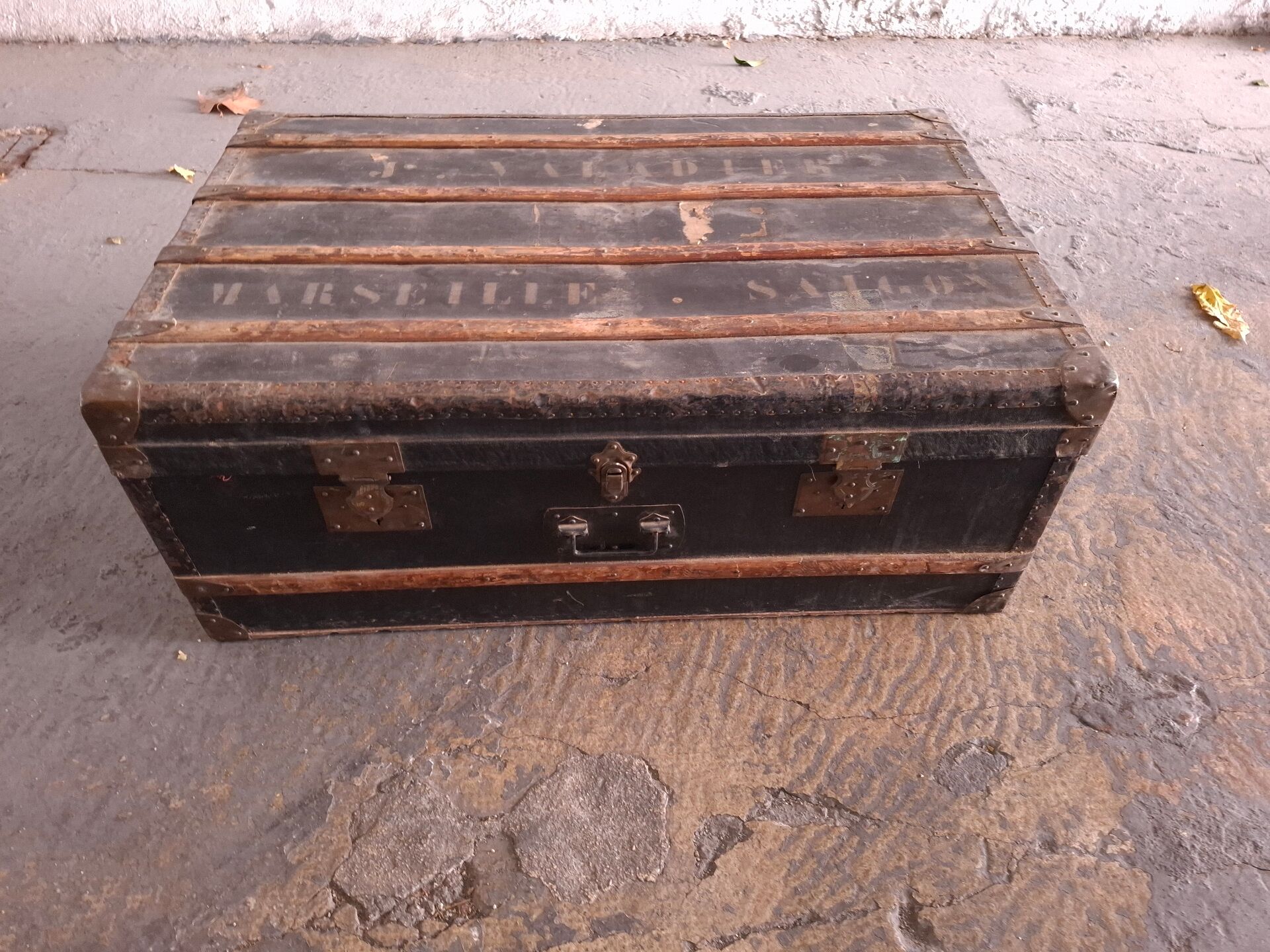 Travel trunk, Saigon