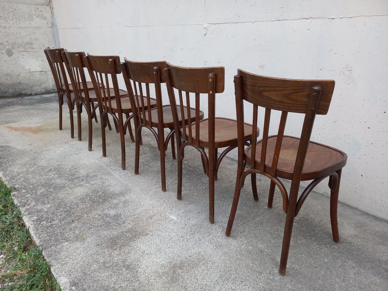6 bistro chairs