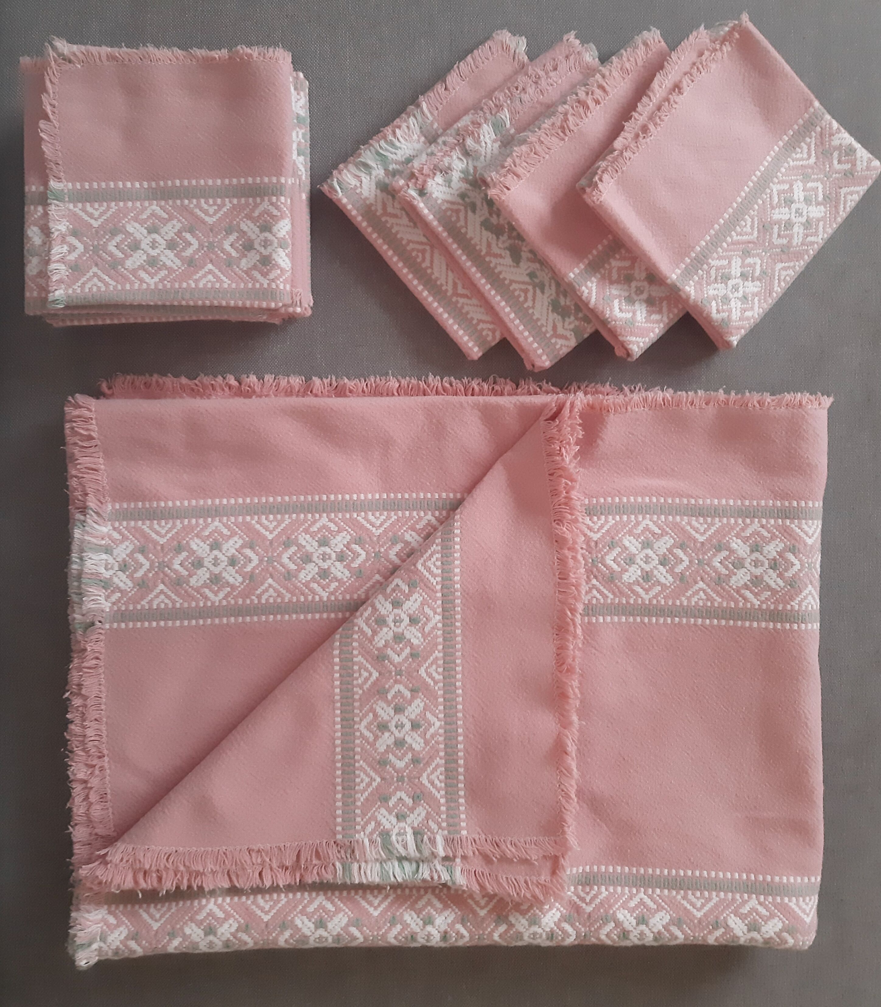 Retro/bohemian tablecloth & 8 towels