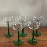 5 verres à vin blanc