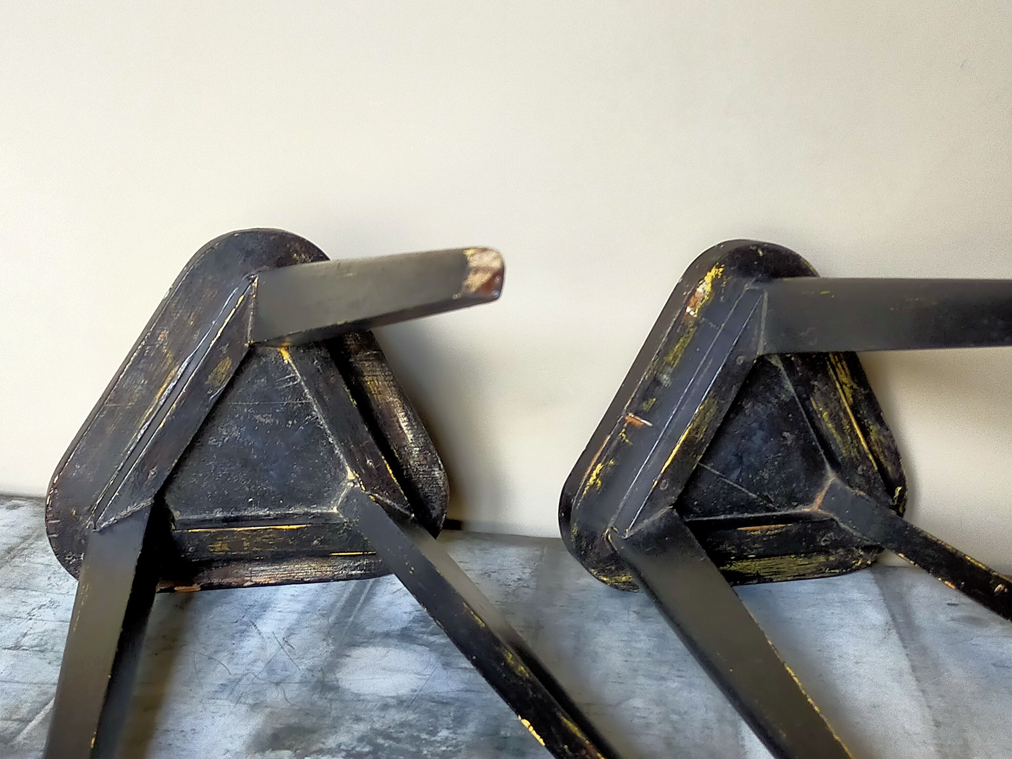 Pair of old tripod tripod harnesses black patina