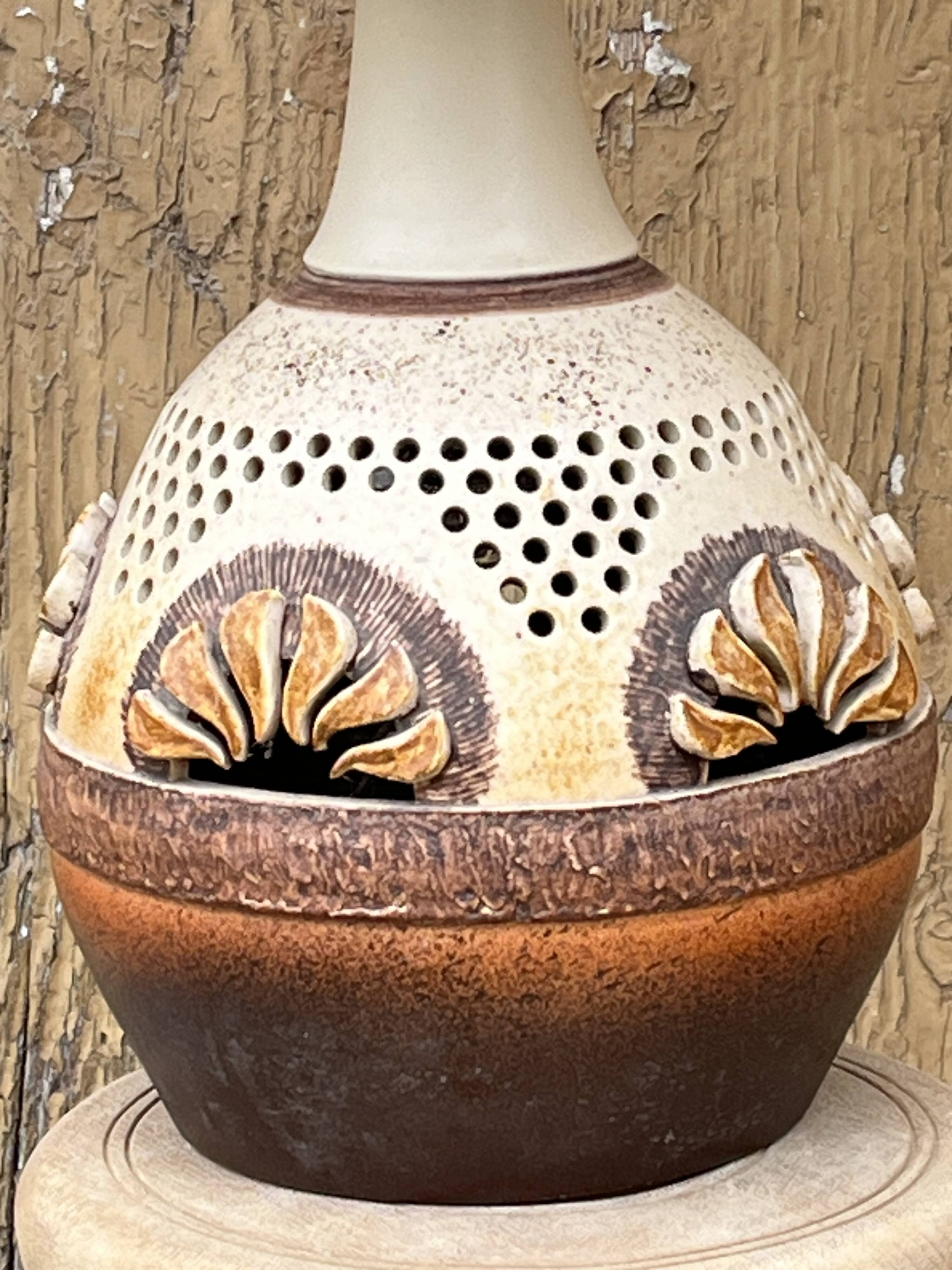 Scandinavian ceramic lamp