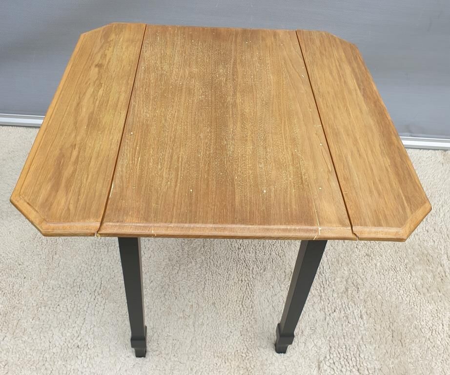 Two-tone kitchen table 2 extensions 1930