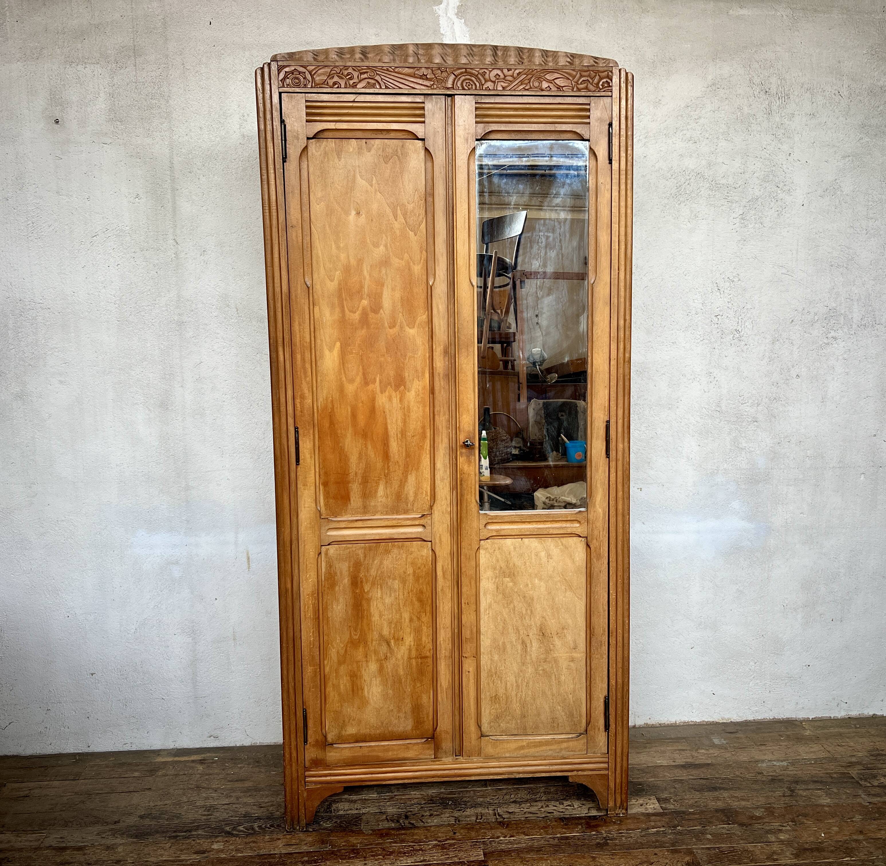 Armoire parisienne vintage Art Déco 🌟 vestiaire indus