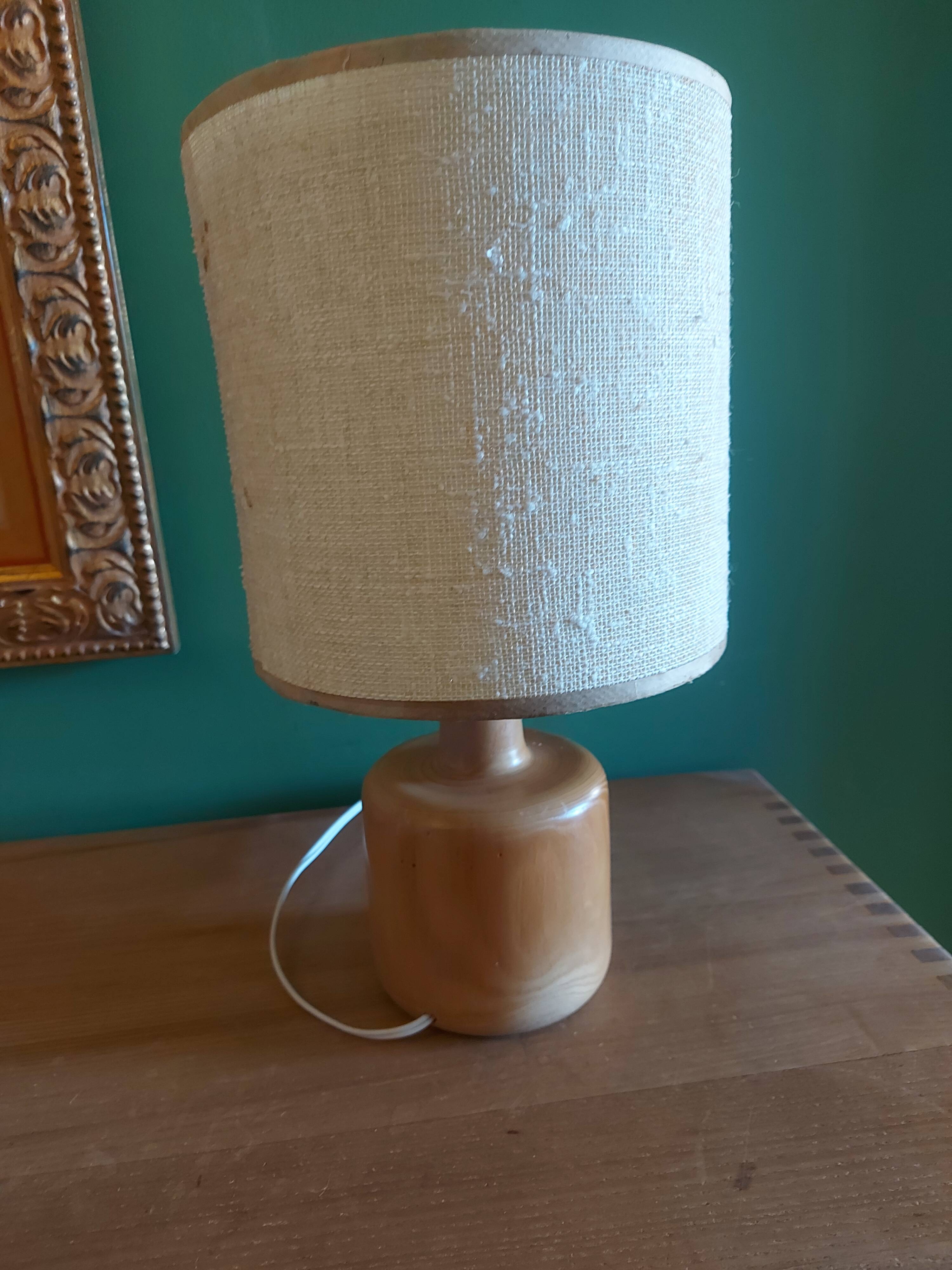 VINTAGE WOODEN TABLE LAMP