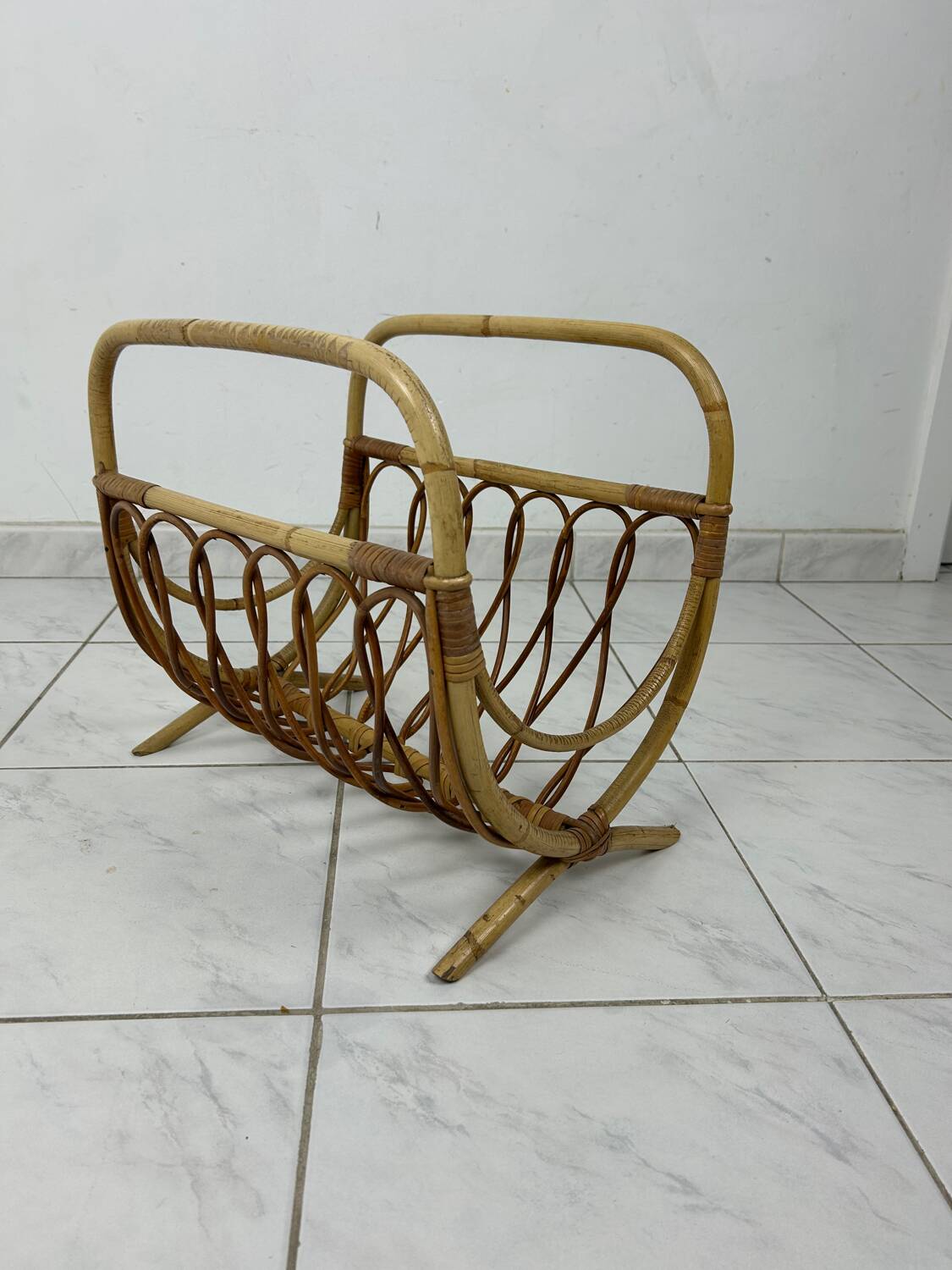 Porte-revues vintage en bambou