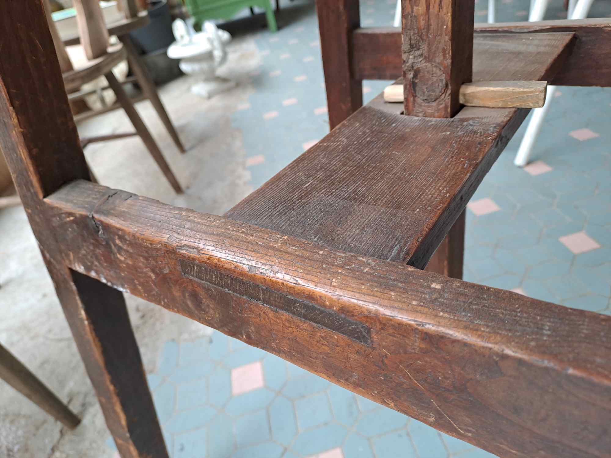 Hot seat artist sculptor painter workshop