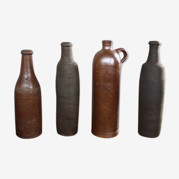 Lot de 4 bouteilles en grès vintage