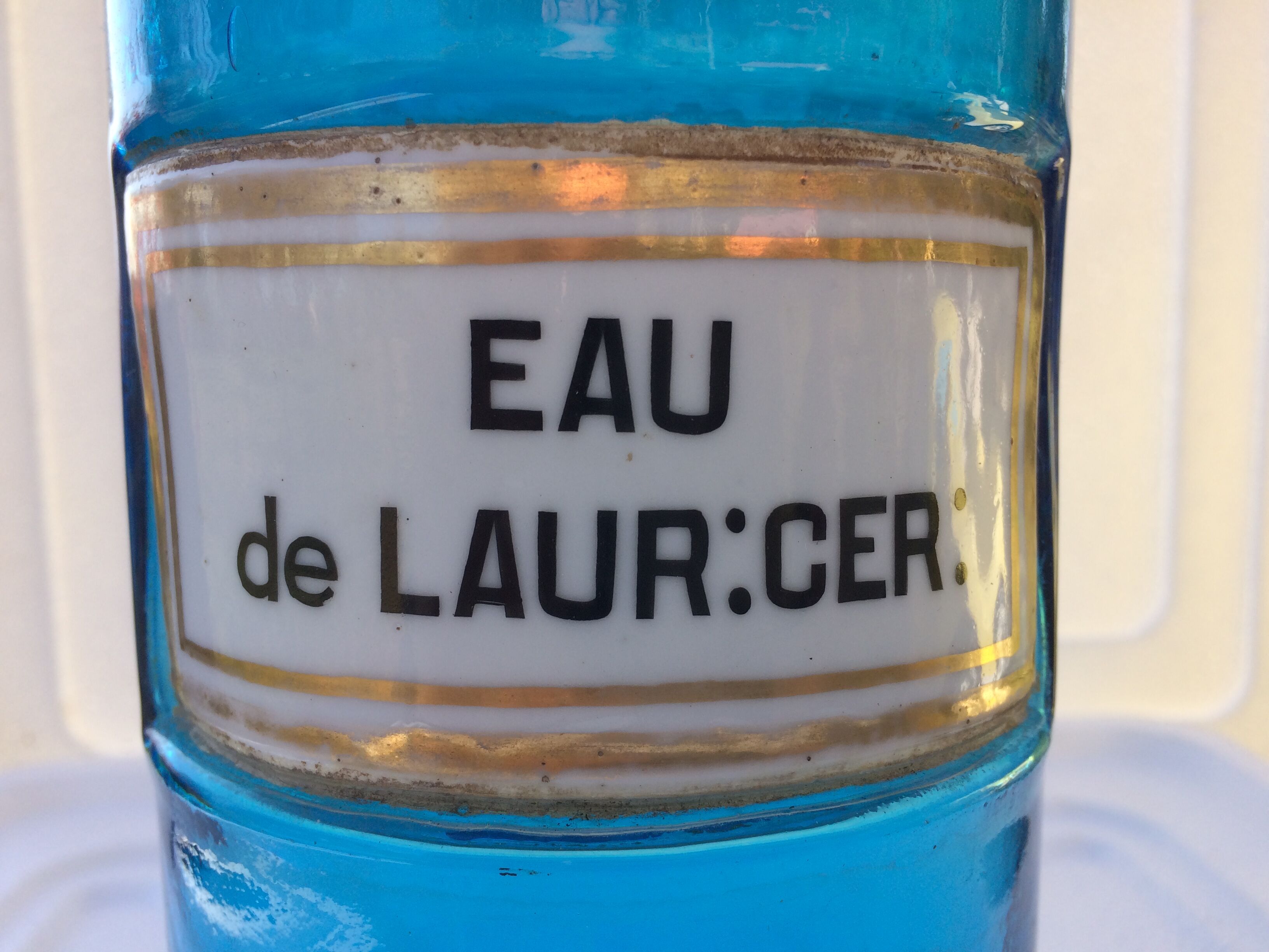 Napoleon III pharmacy pot