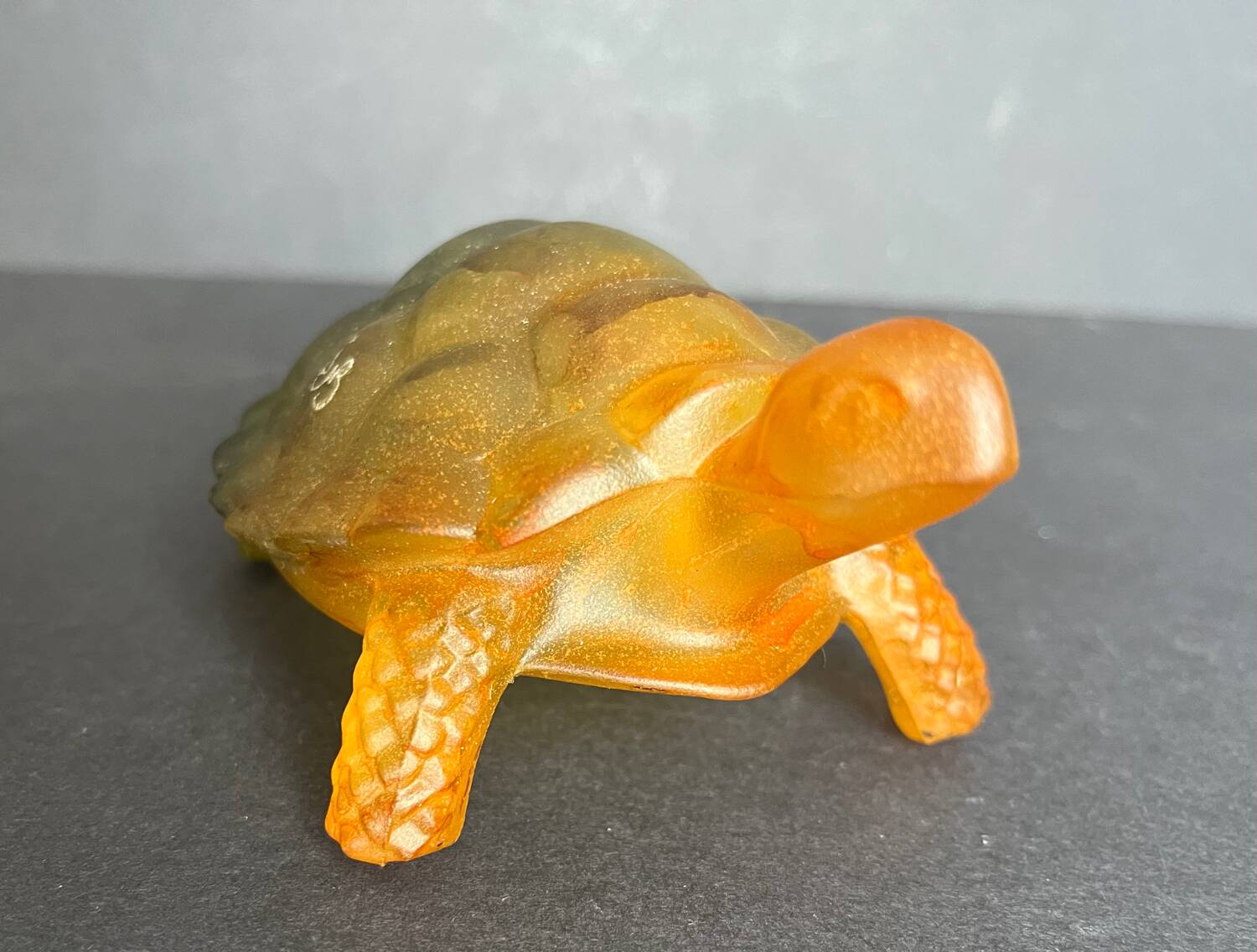 Zoomorphic glass paperweight