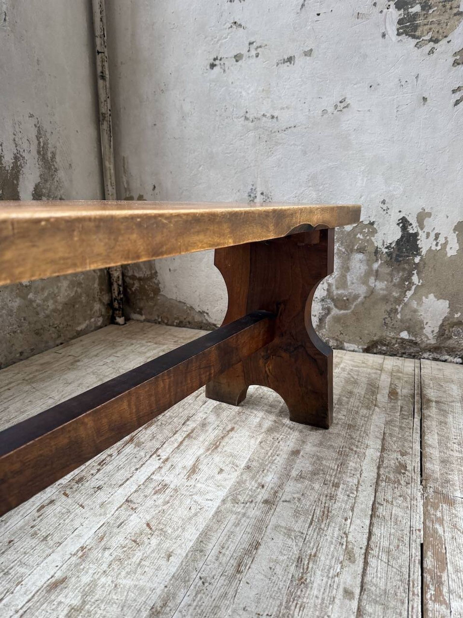 Paire de bancs noyer 1900