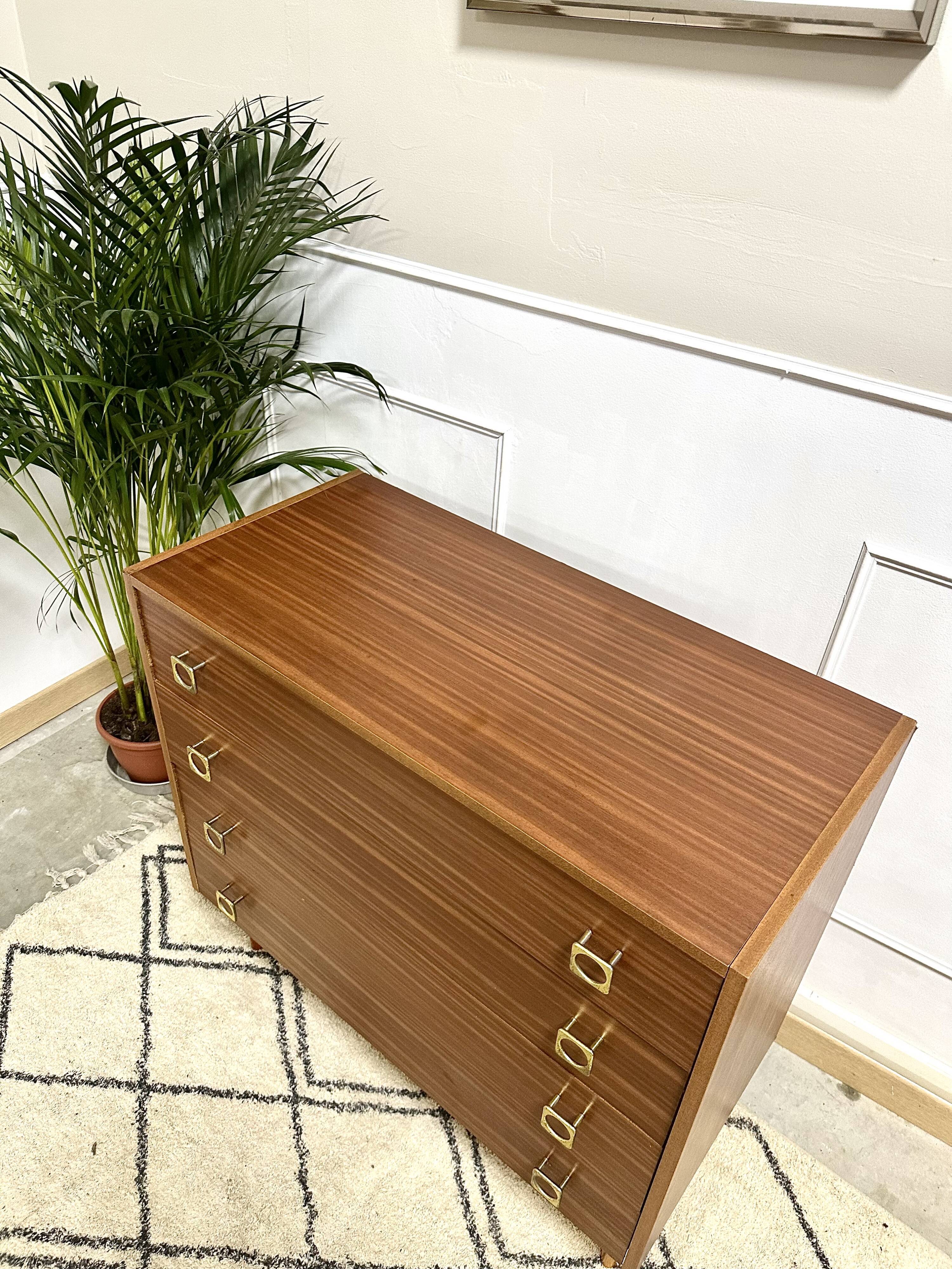 Vintage chest of drawers bobbin feet