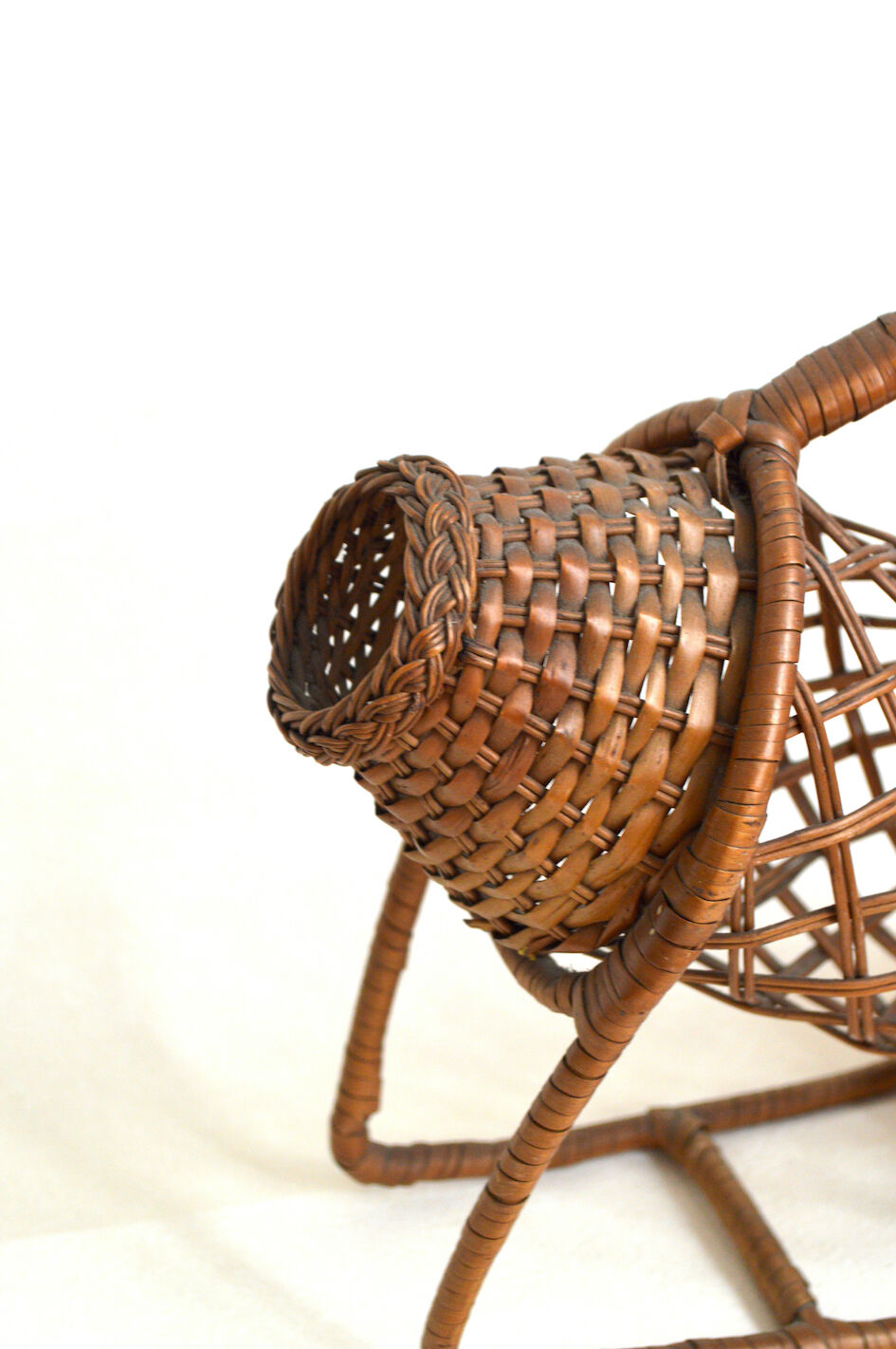 Rattan bottle holder