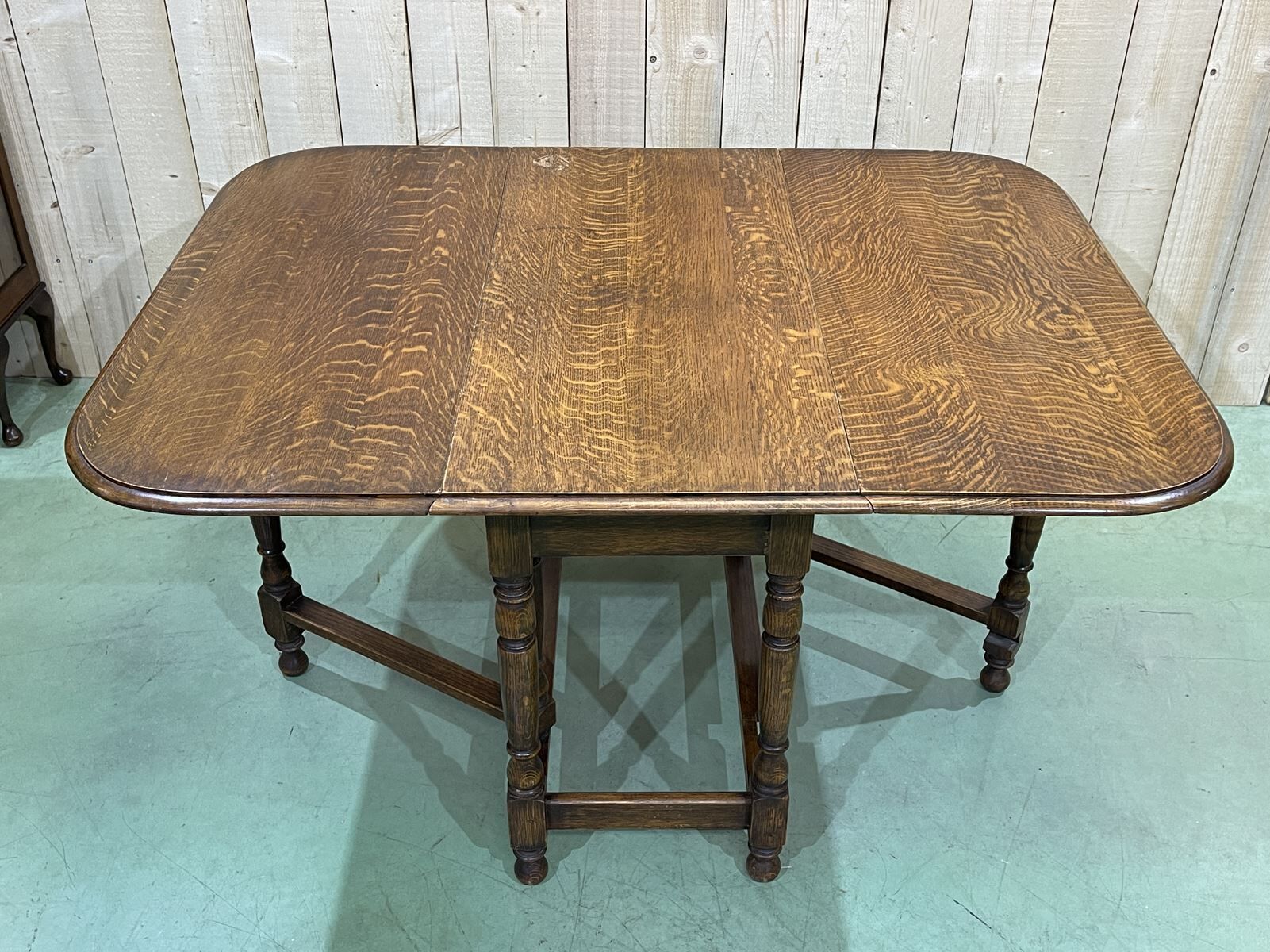 English folding table called -Gateleg- oak from the 1930s
