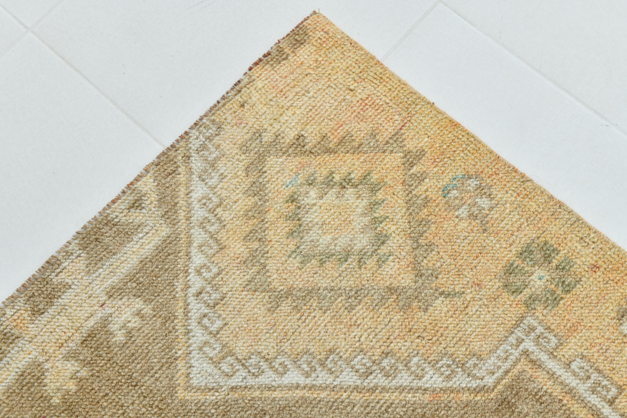 4x7 Soft Beige & Brown Oushak Vintage Rug 109x207Cm