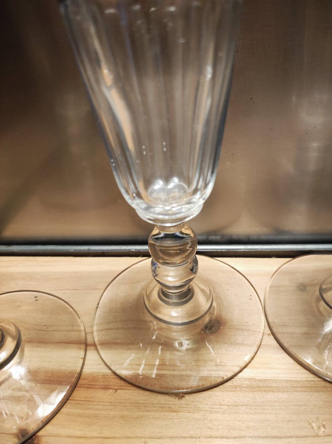 4 champagne flutes with cut sides, late 19th century