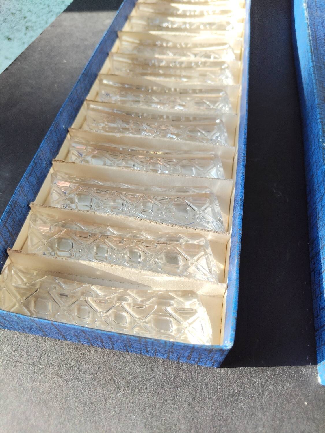 Set of 12 lead crystal knife rests