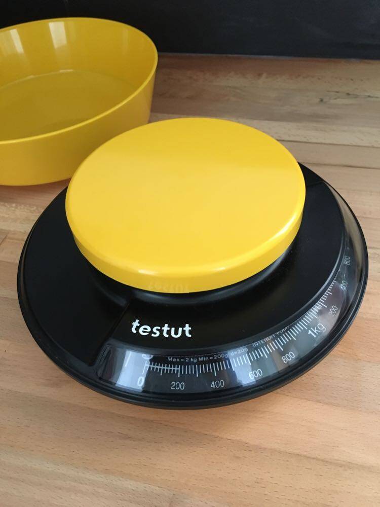 Household scale from the German brand Testut (1970s)