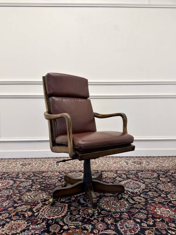 Fauteuil de bureau Chesterfield classique en cuir bordeaux