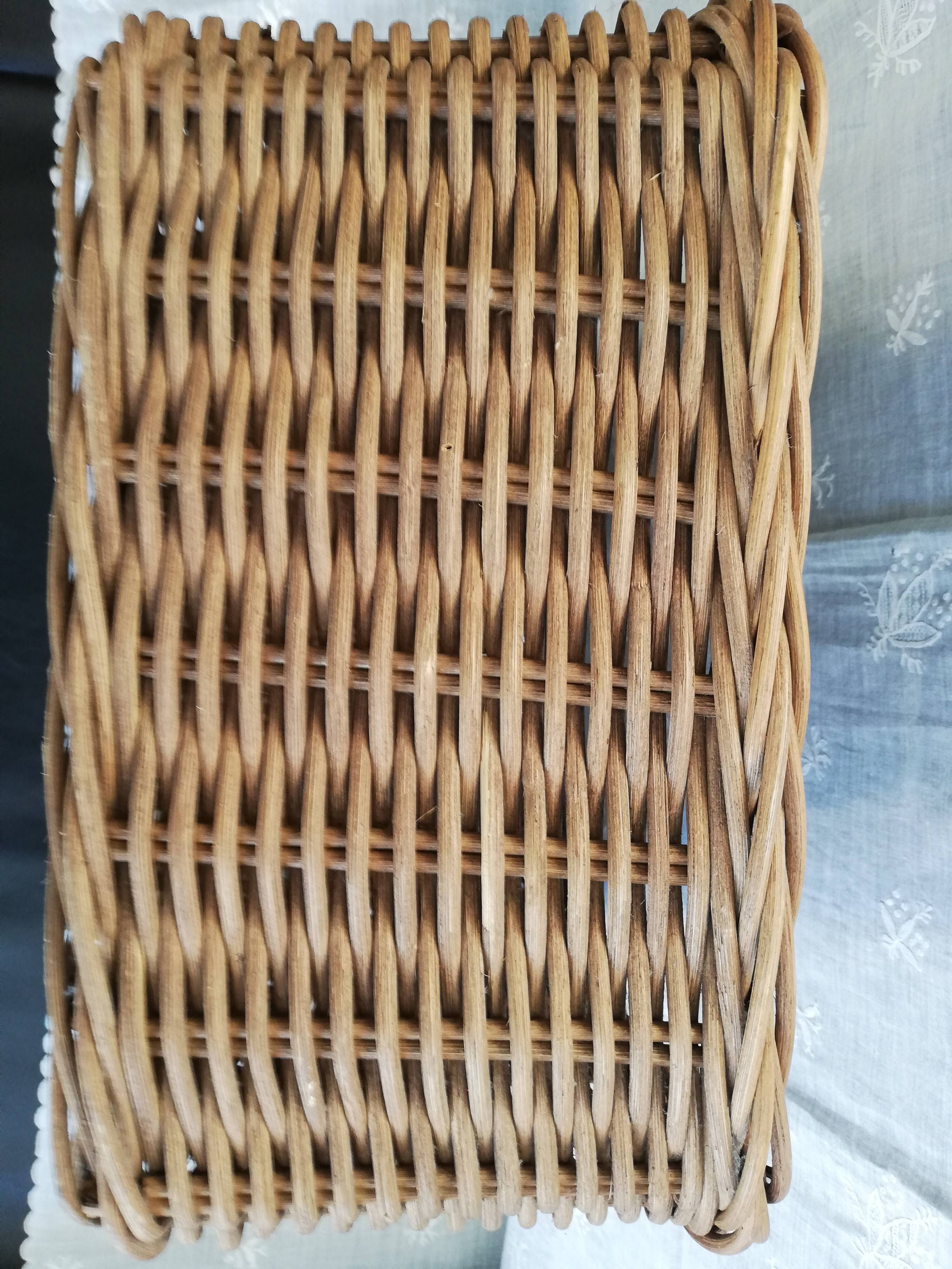 Rectangular wicker basket
