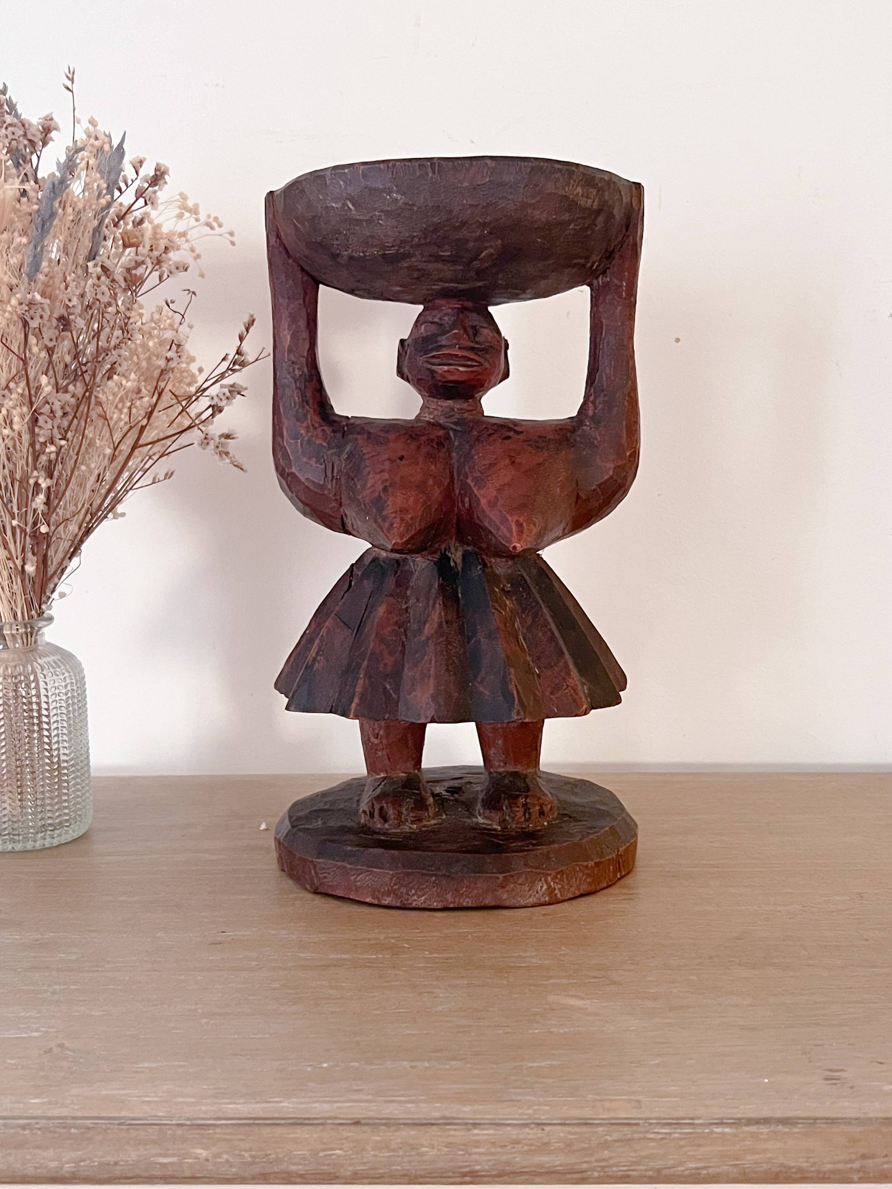 Wooden cup - Woman with pleated skirt (Burkina Faso)
