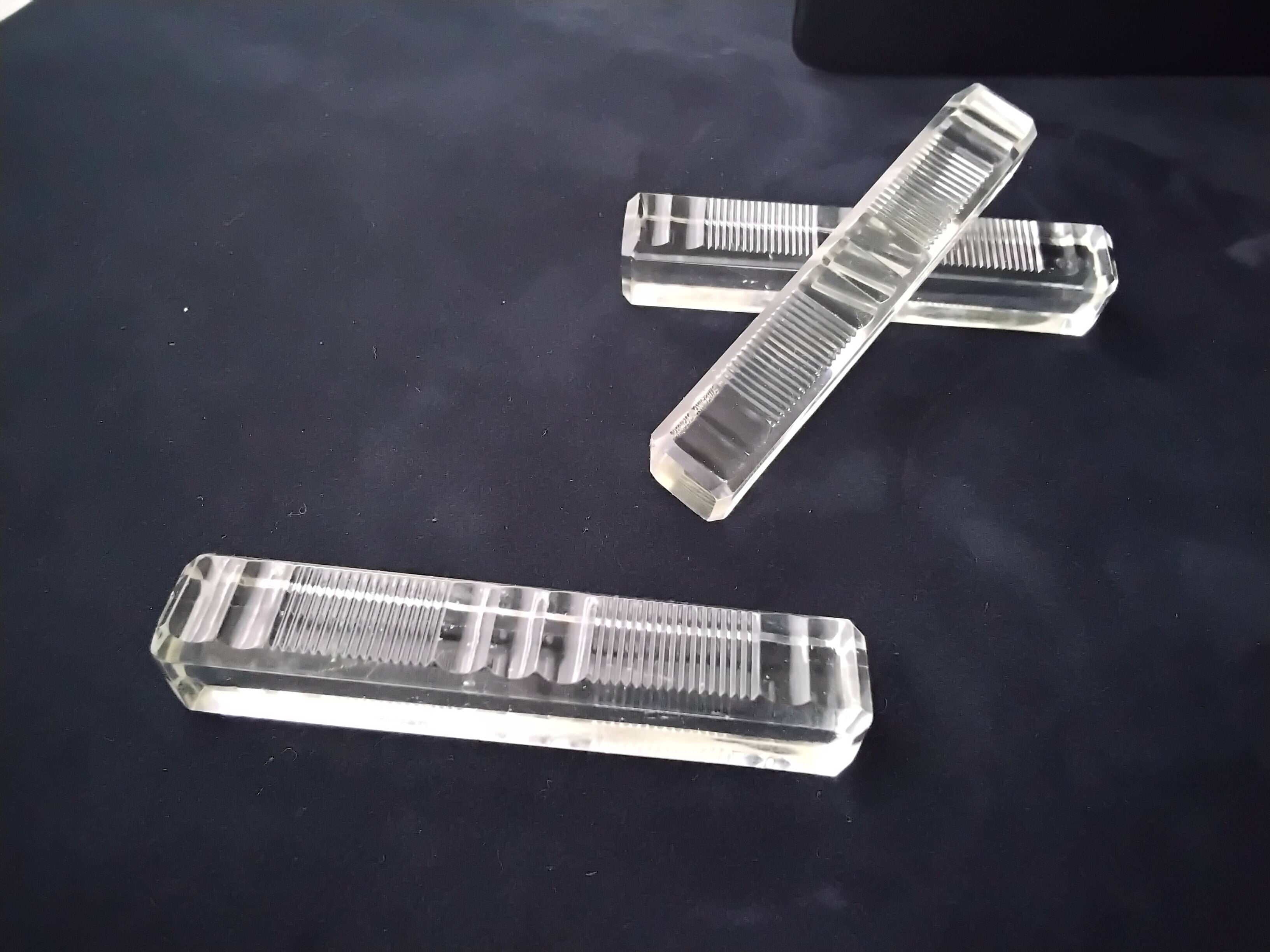 9 crystal knife holder lined decoration on one side