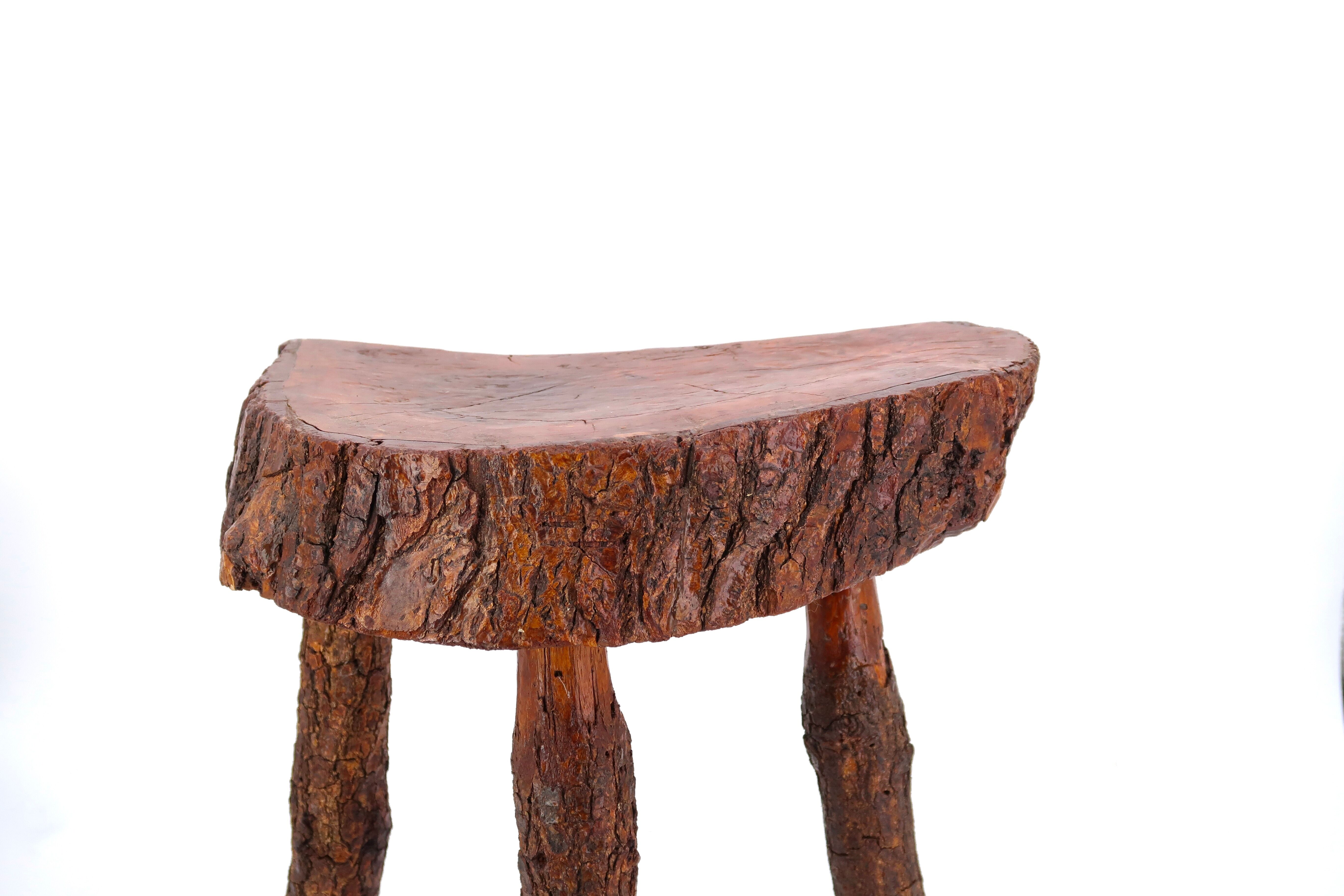Tabouret tripode en bois avec écorce, années 50