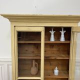 Small 1900 display cabinet with bubbled glass