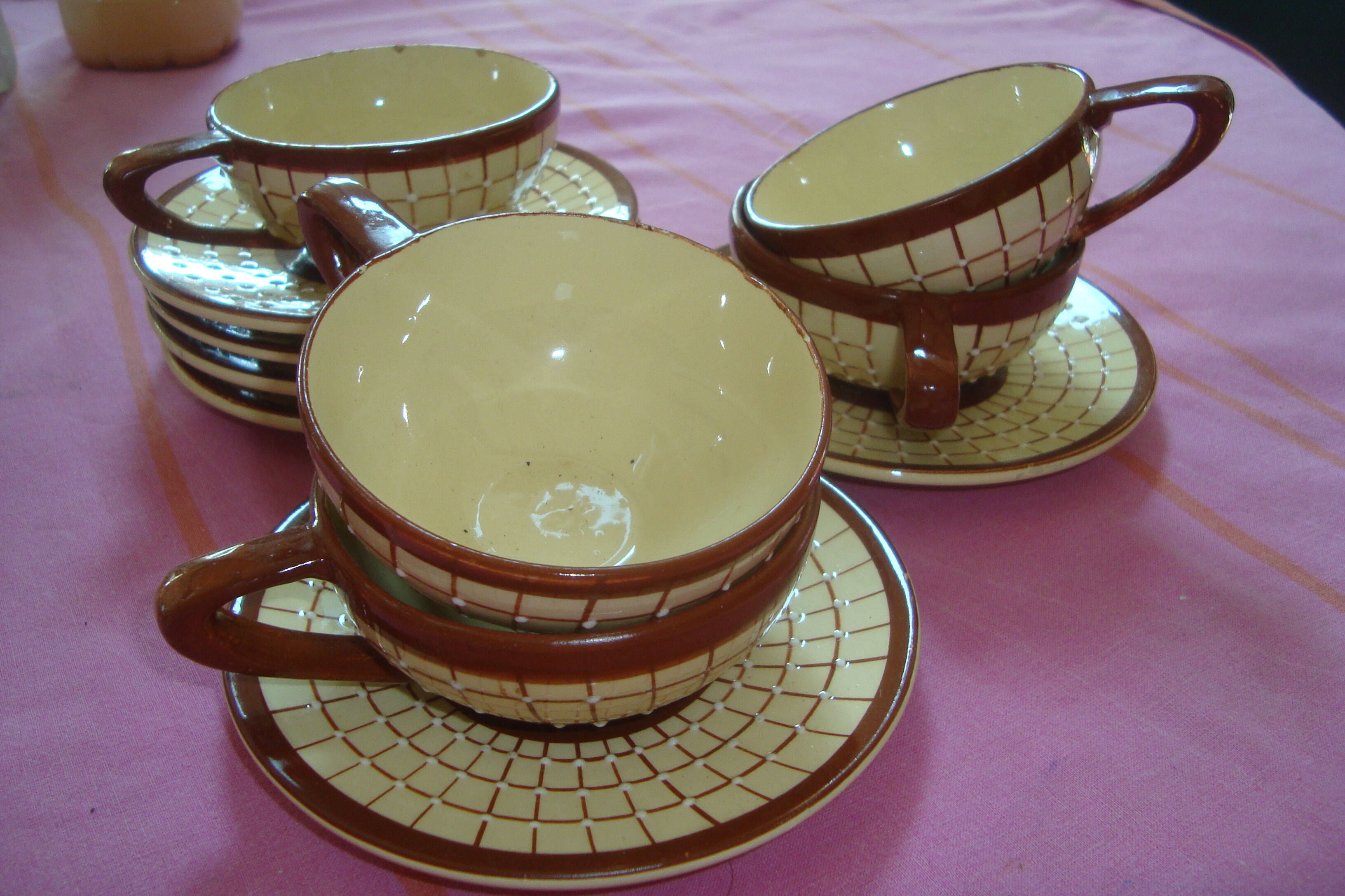 5 coffee cups