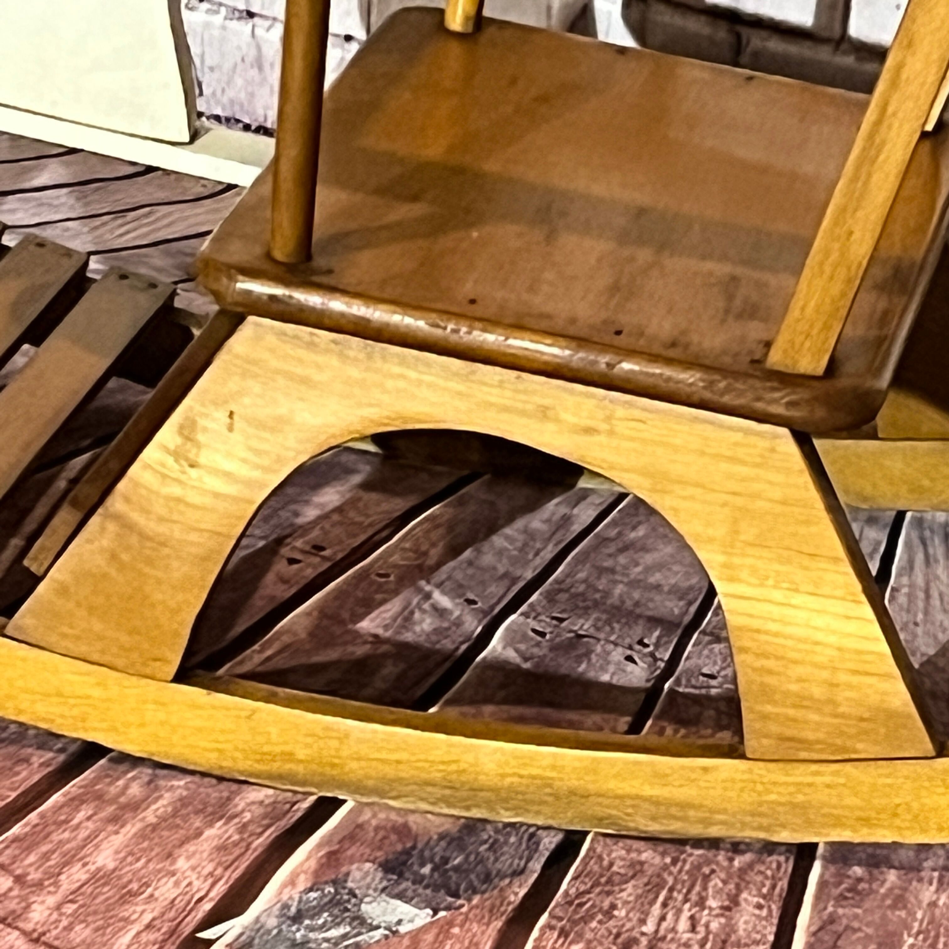 Cheval à bascule en bois