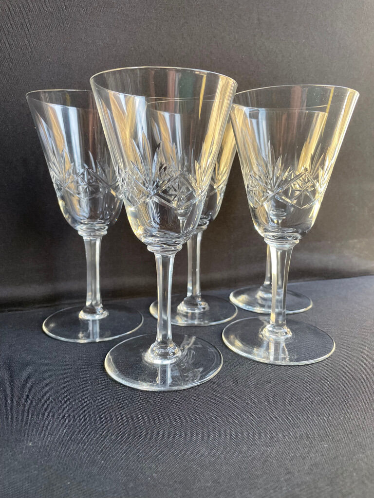 Large wine glasses (5) - Art Deco - Blown and cut crystal