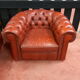 Paire de fauteuils chesterfield