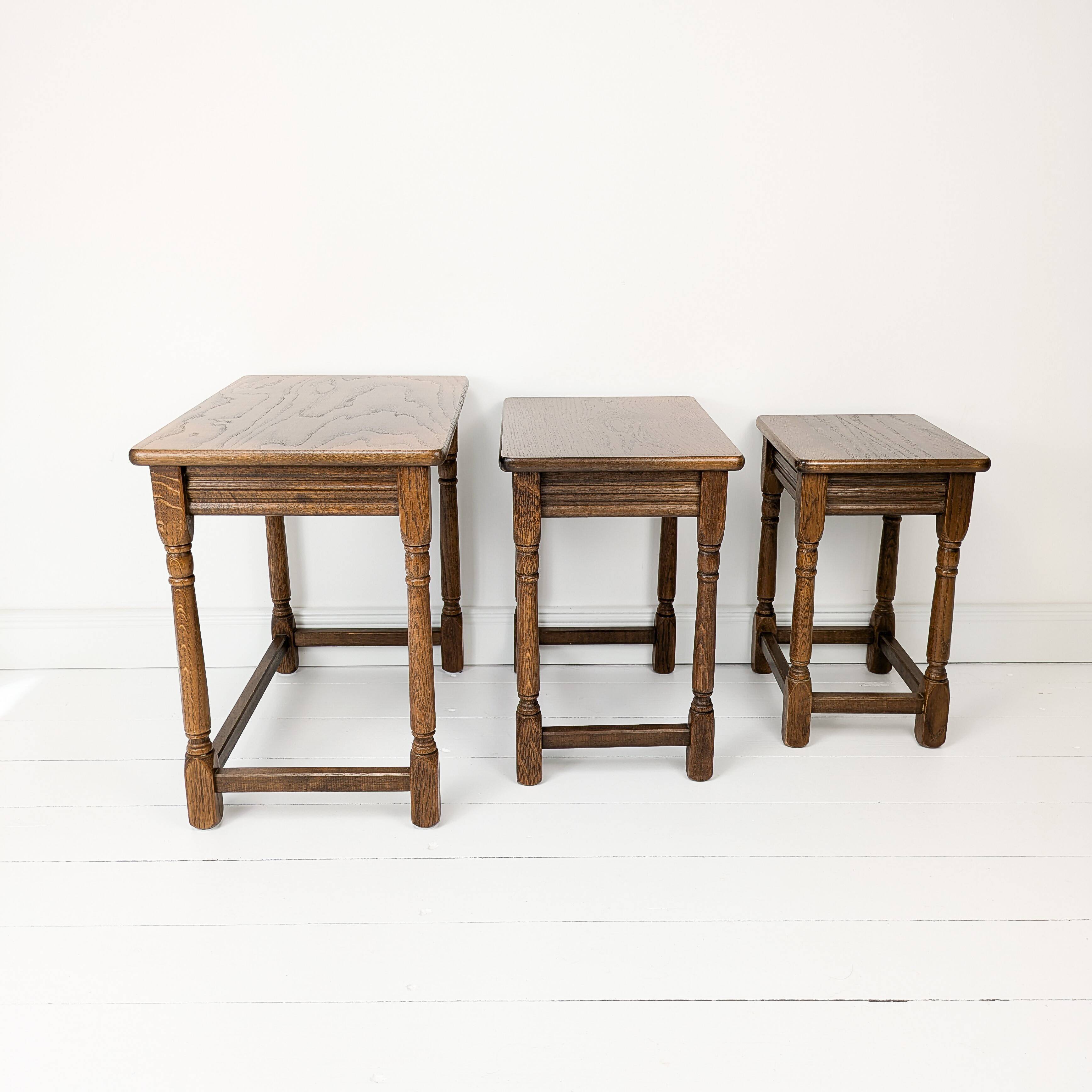 Lot de 3 tables d'appoint Mid Century Vintage en bois massif Landhaus Rustikal Banc de fleurs Tabour