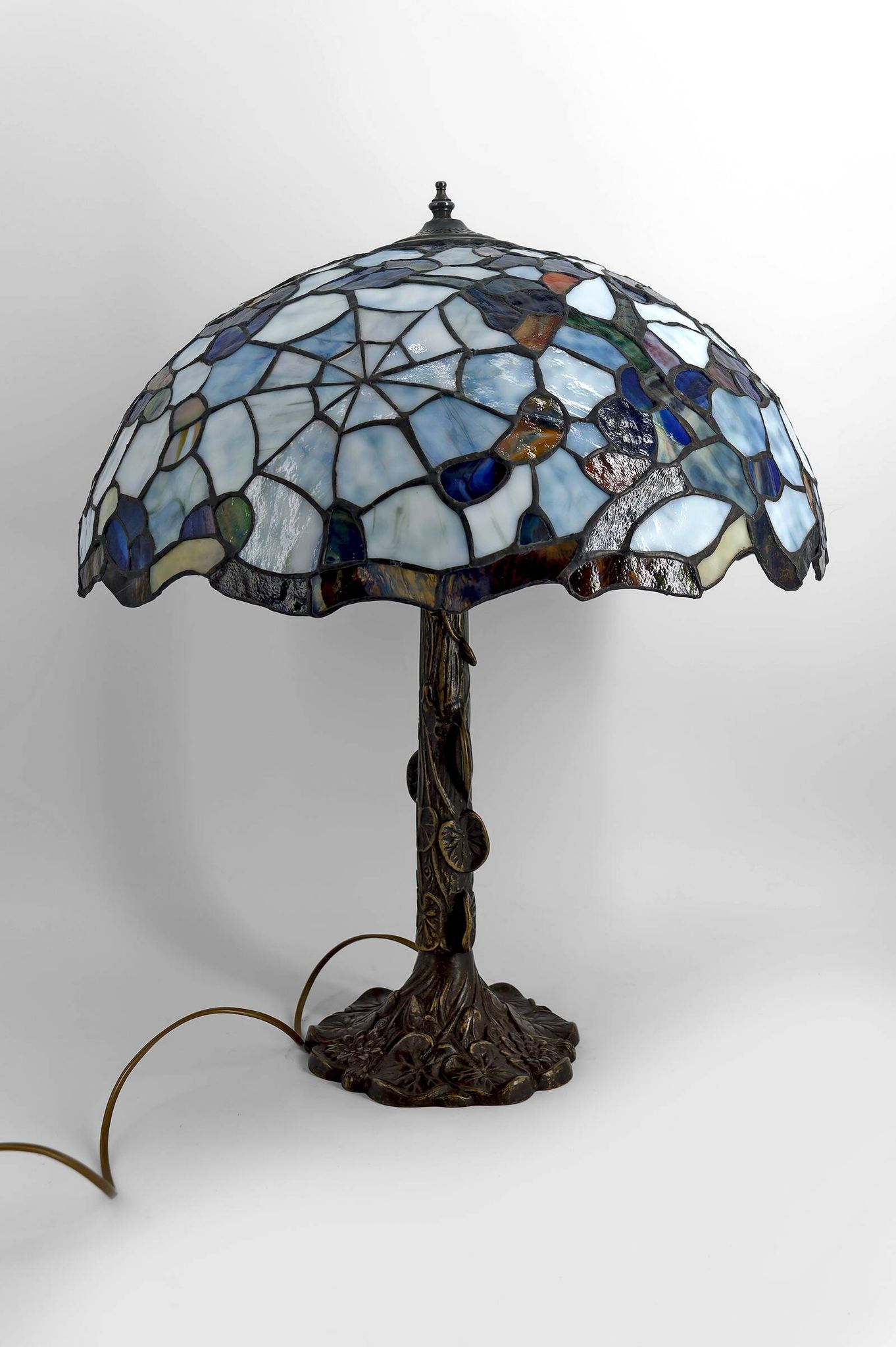 Important Art Nouveau table lamp – Tiffany style, circa 1980