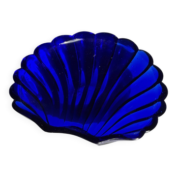 Blue glass shell bowl D10