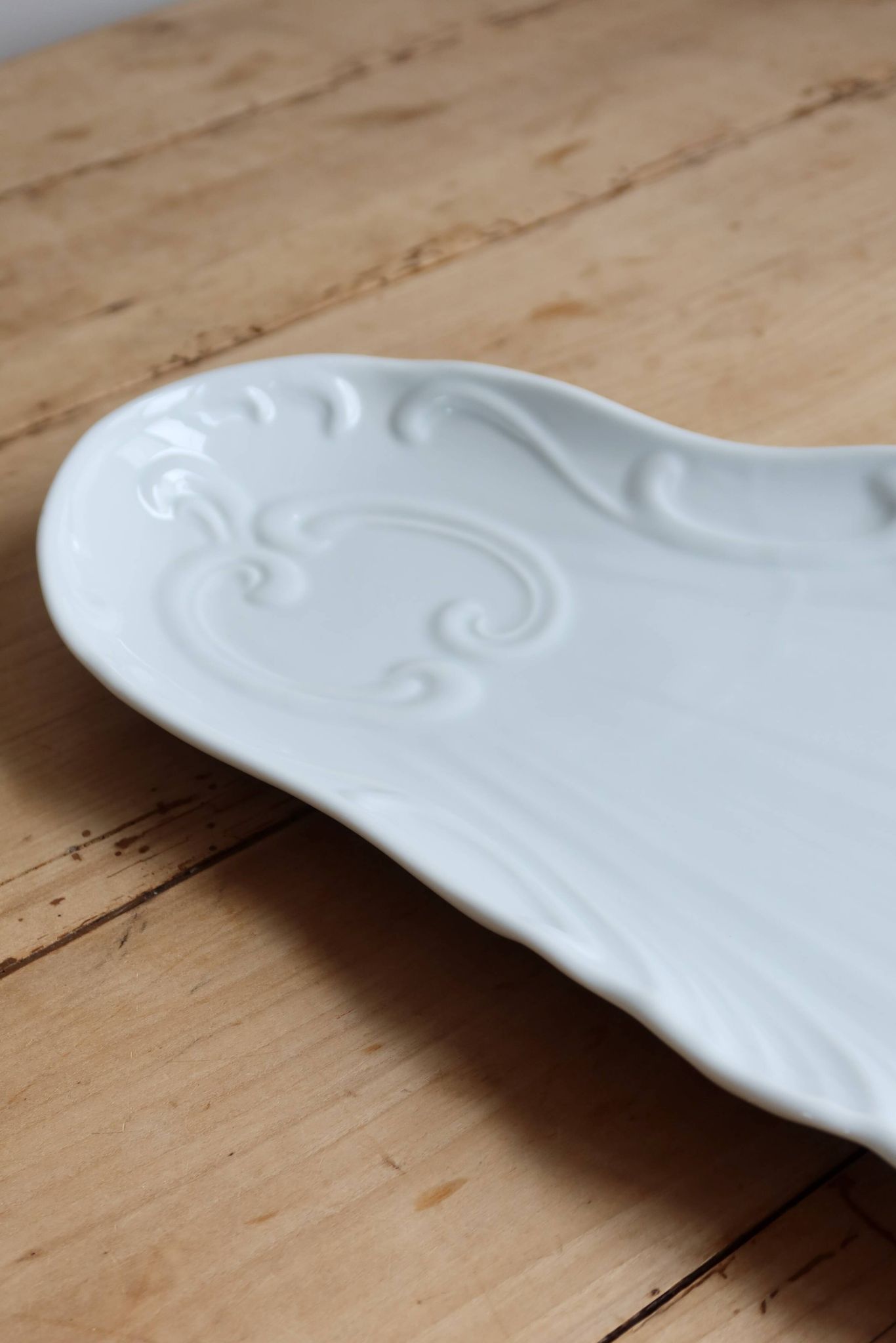 Grand plat de service coquillage XXL vintage porcelaine blanche