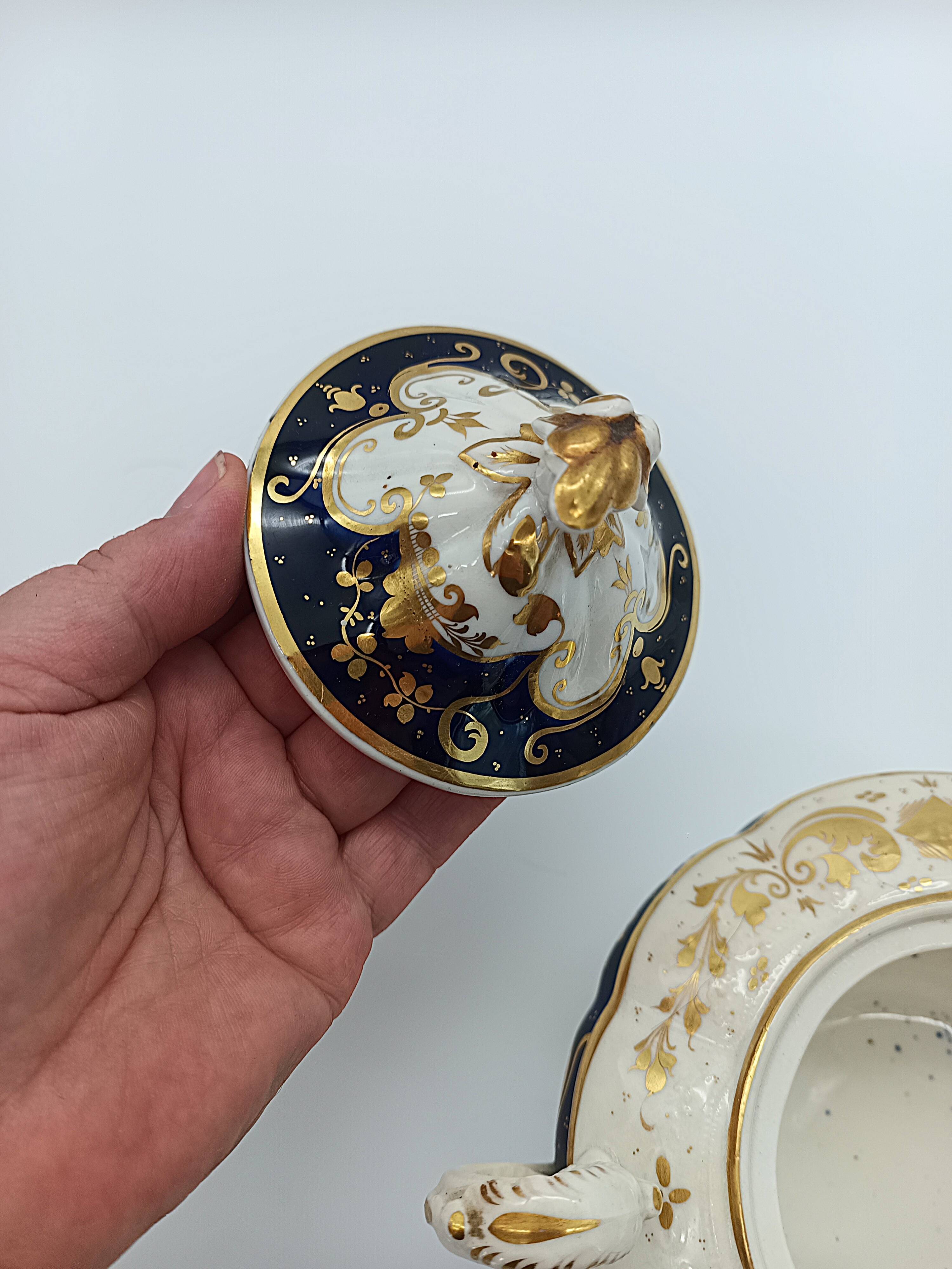 Antique porcelain sweet jar in gilded and cobalt blue, Napoleon III style.