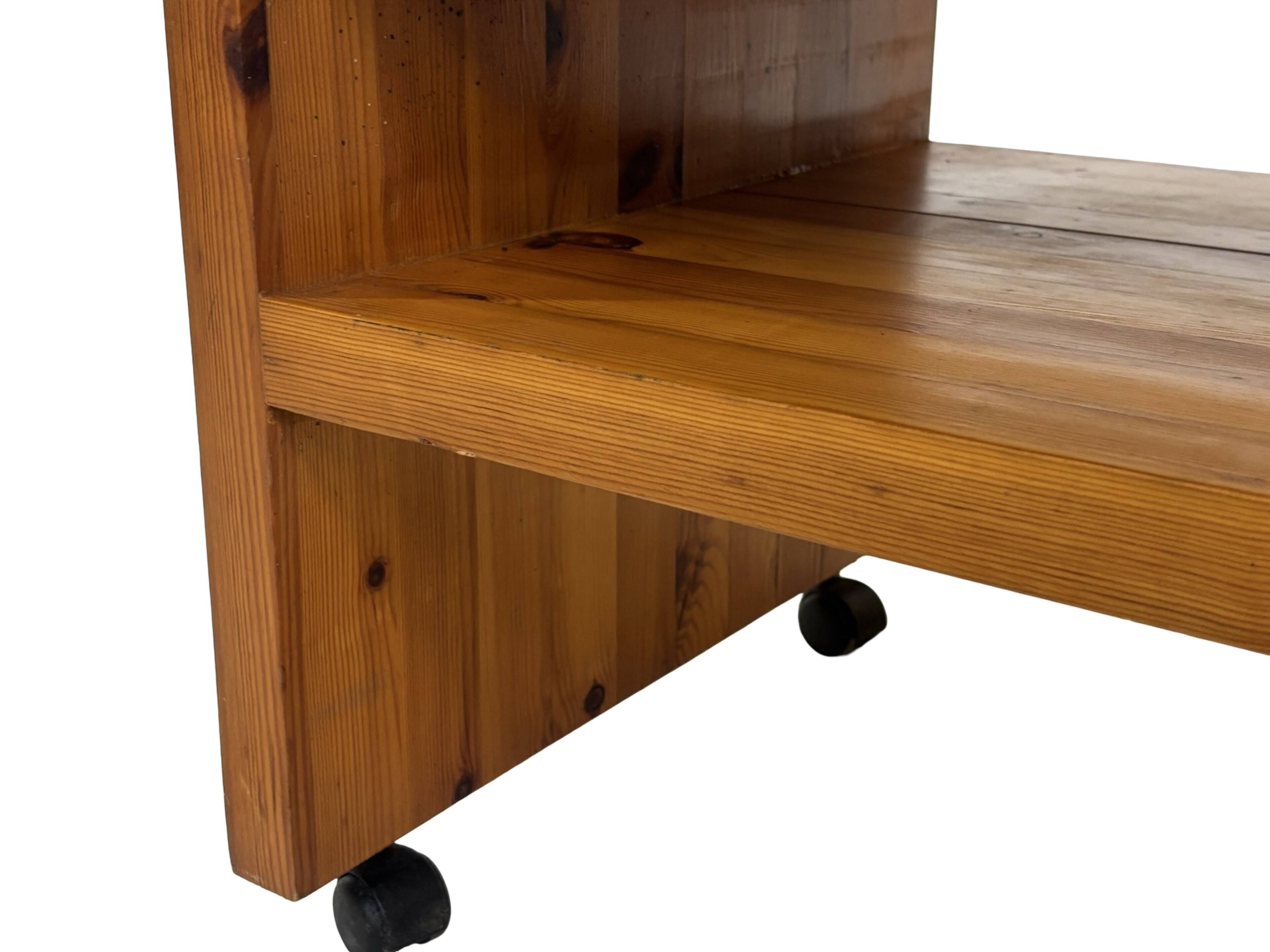 Table de chevet en pin, années 70