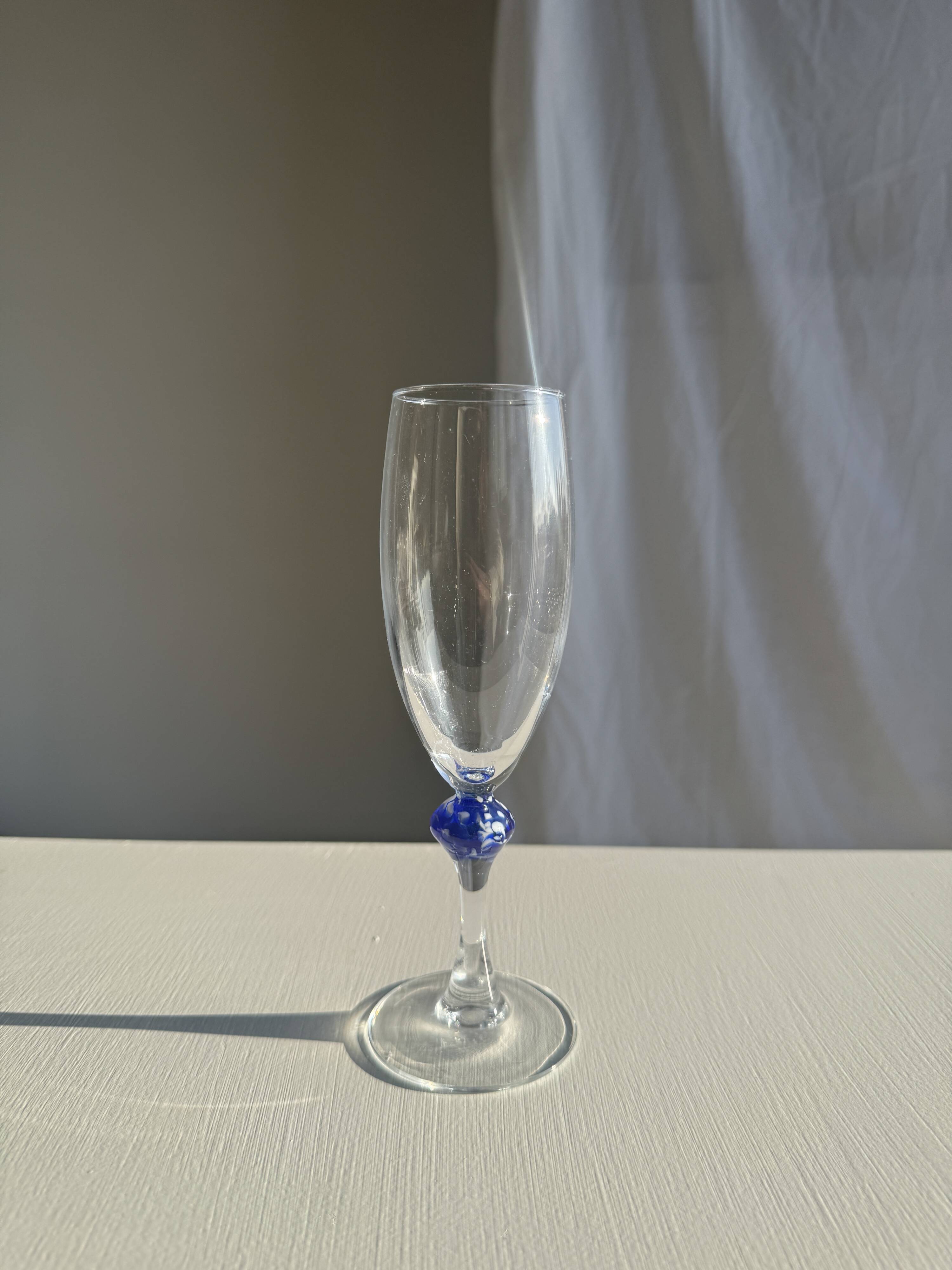 Set of 5 blue ball champagne flutes