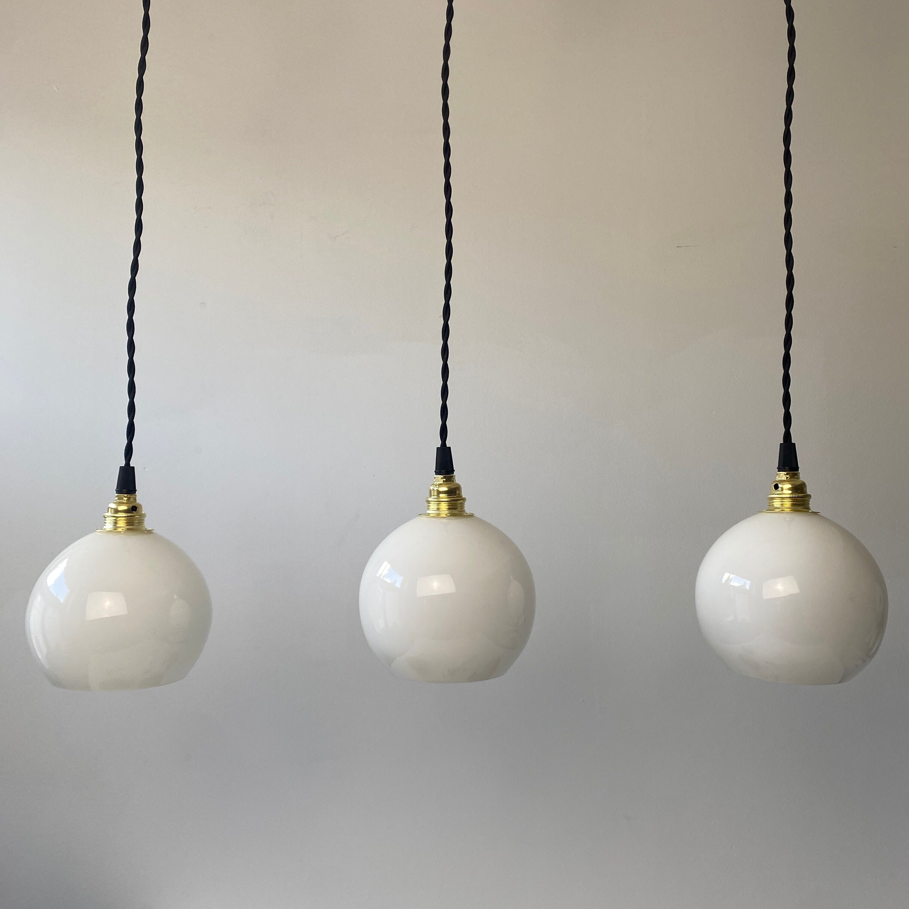 Lot 3 old suspensions in vintage opaline 12 cm