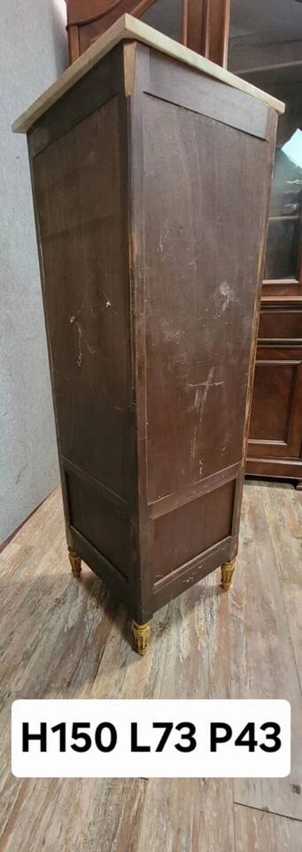 Vitrine bibliothèque d'angle style Louis XVI en bois doré vers 1880-1900