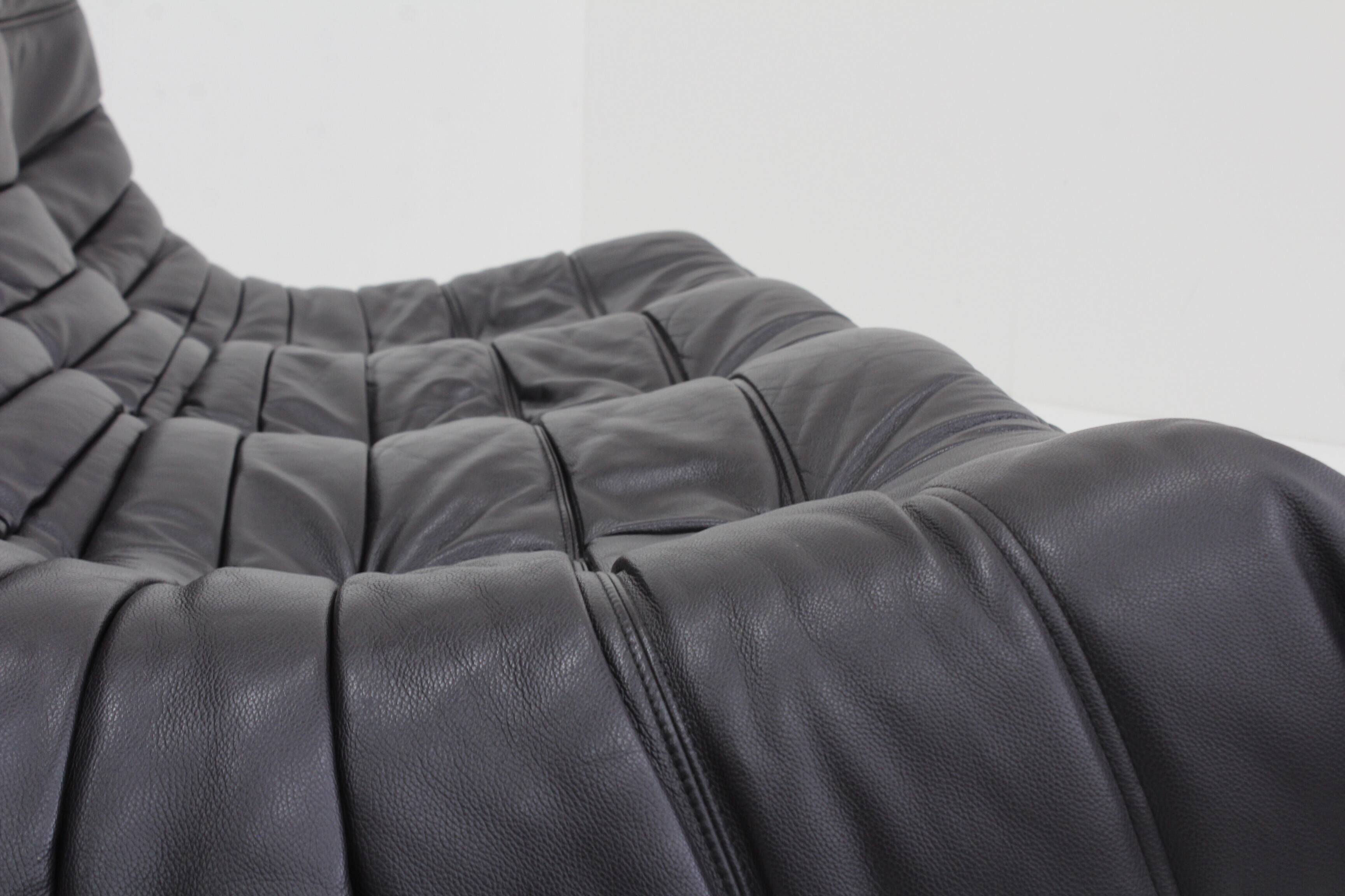 Canapé 3 places Togo Ligne Roset cuir marron par Michel Ducaroy pour Ligne Rose