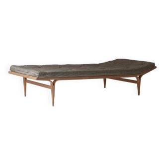 'Berlin' daybed designed by Bruno Mathsson for Firma Karl Mathsson, Sweden 1969.